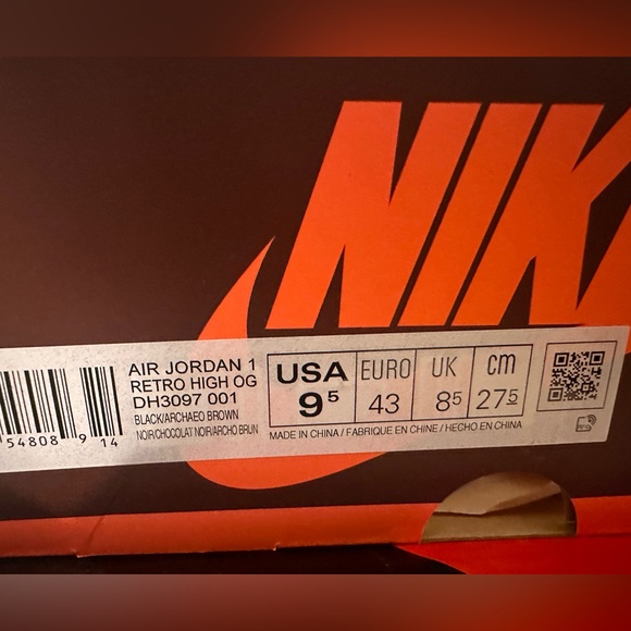 Air Jordan 1 Retro High OG Hand Crafted Sz 9.5 - Picture 2 of 8
